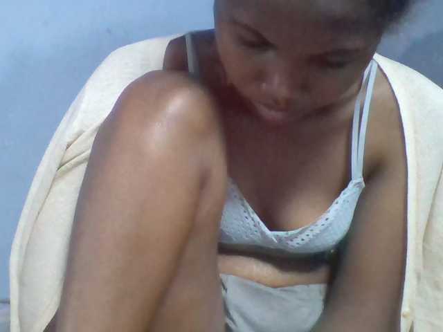 Rema-2 live cam on BongaCams