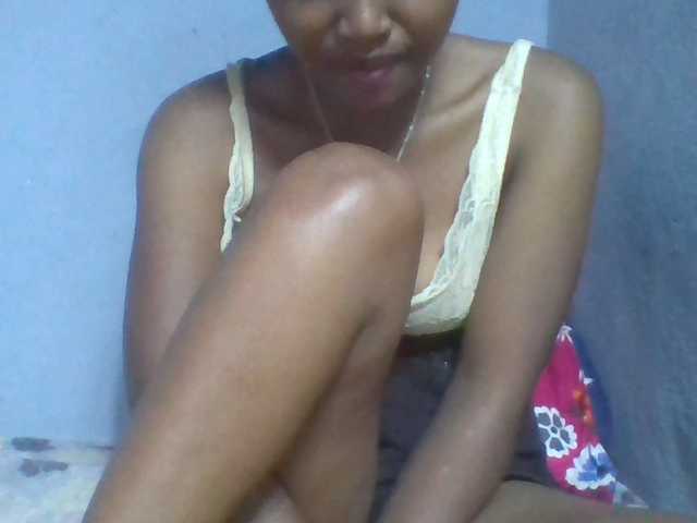 Rema-2 live cam on BongaCams