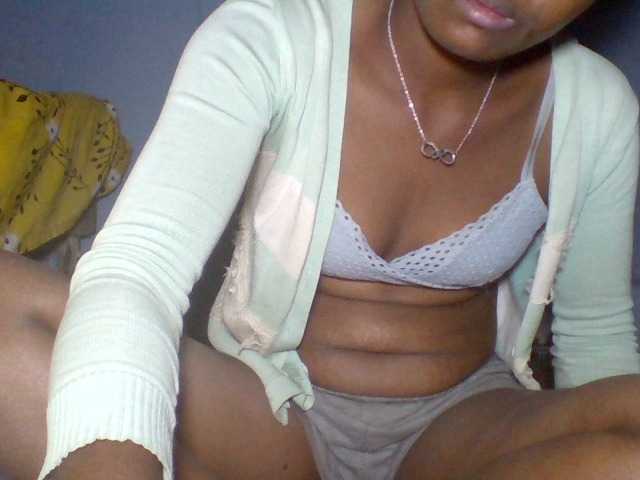 Rema-2 live cam on BongaCams