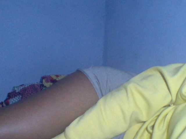 Rema-2 live cam on BongaCams