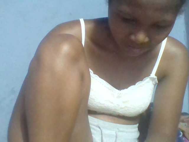 Rema-2 live cam on BongaCams