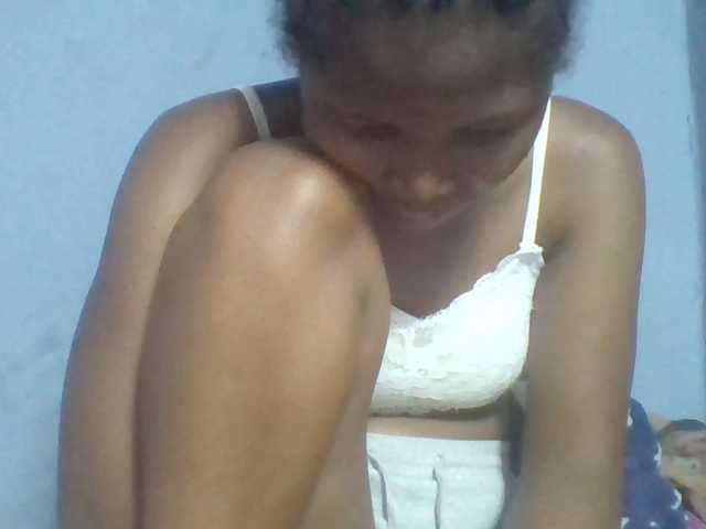 Rema-2 live cam on BongaCams