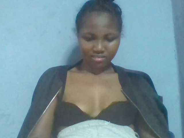 Rema-2 live cam on BongaCams