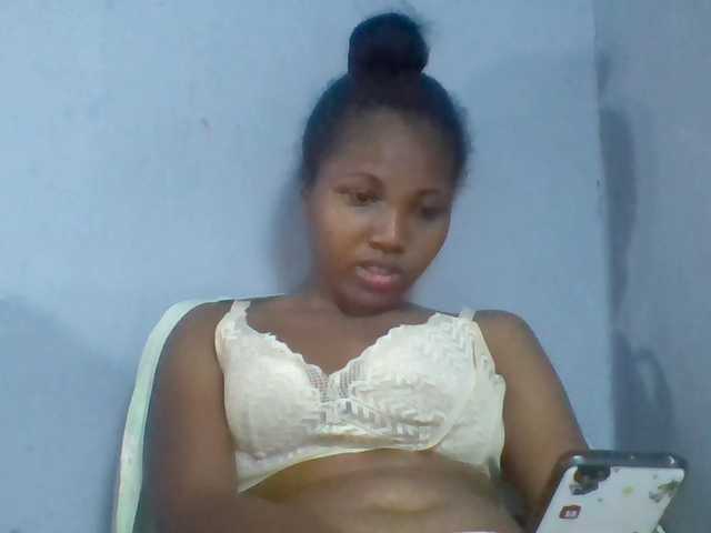 Rema-2 live cam on BongaCams