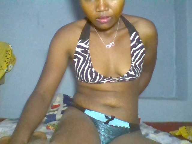 Rema-2 live cam on BongaCams