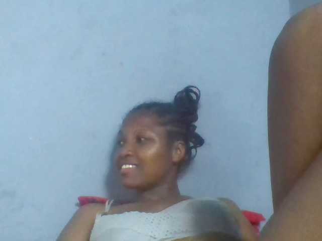 Rema-2 live cam on BongaCams