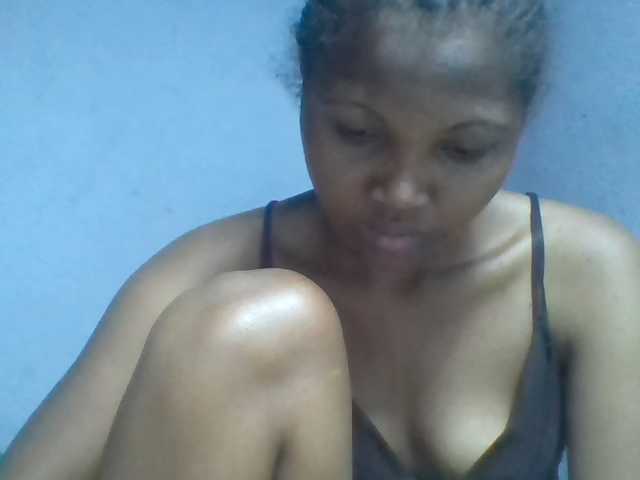 Rema-2 live cam on BongaCams