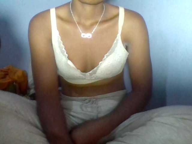 Rema-2 live cam on BongaCams