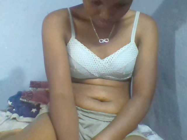 Rema-2 live cam on BongaCams