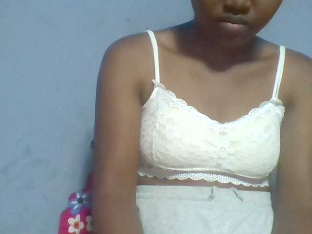 Rema-2 live cam on BongaCams