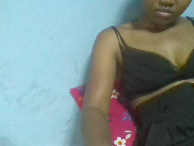 Rema-2 live cam on BongaCams