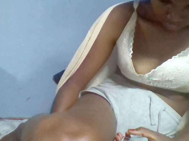 Rema-2 live cam on BongaCams