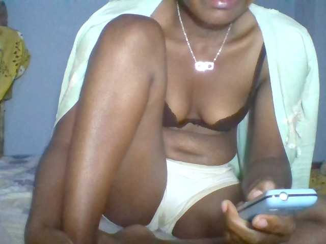 Rema-2 live cam on BongaCams