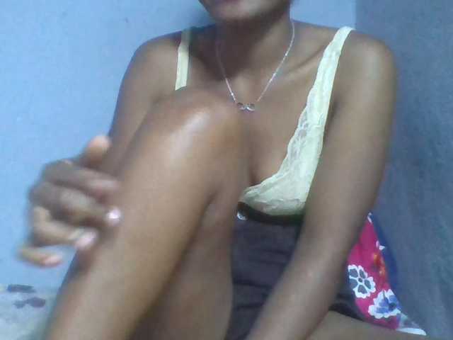 Rema-2 live cam on BongaCams