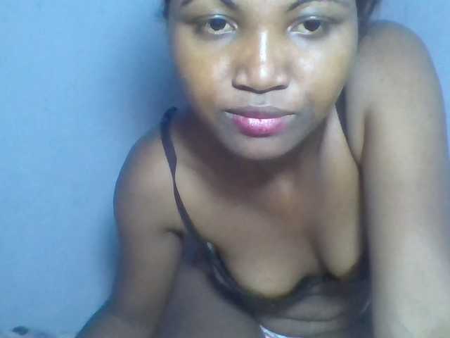 Rema-2 live webcam show