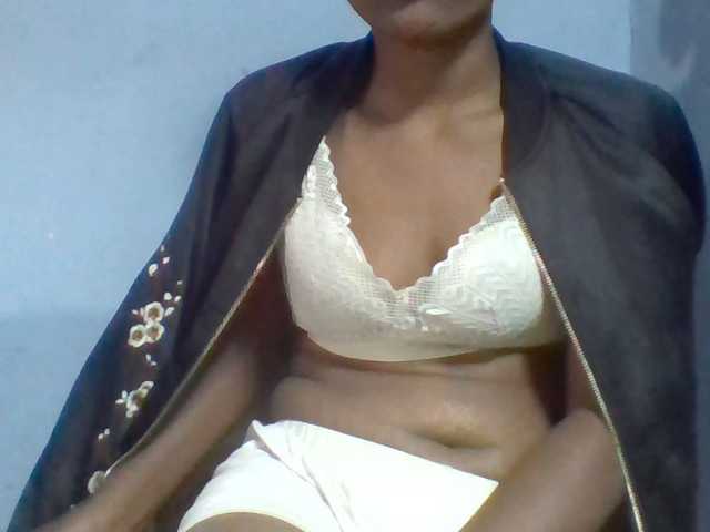 Rema-2 live cam on BongaCams