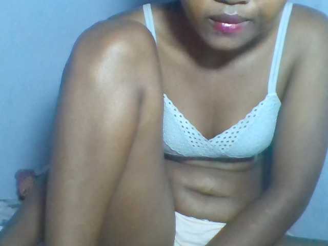 Rema-2 live webcam show