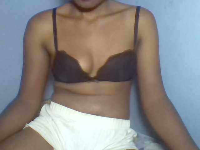Rema-2 live webcam show