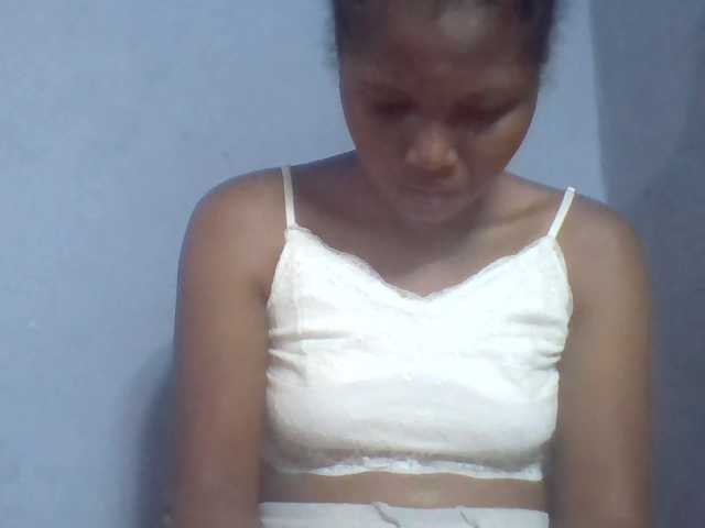 Rema-2 live cam on BongaCams