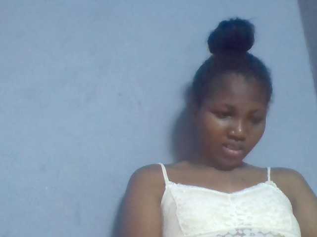 Rema-2 live cam on BongaCams
