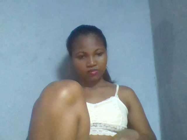 Rema-2 live cam on BongaCams