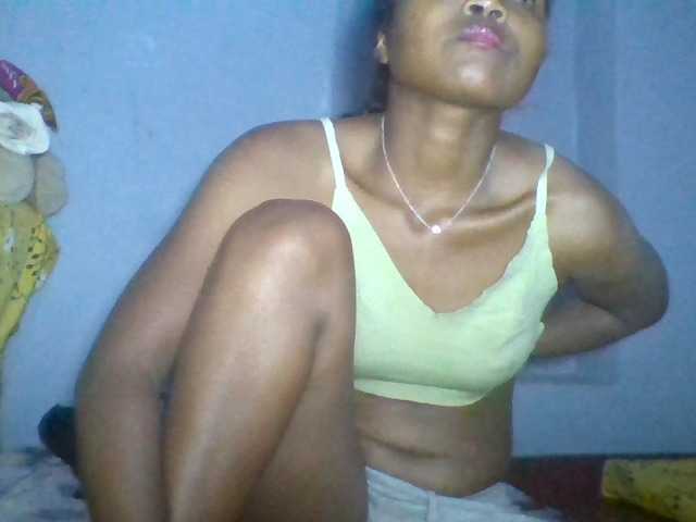 Rema-2 live cam on BongaCams
