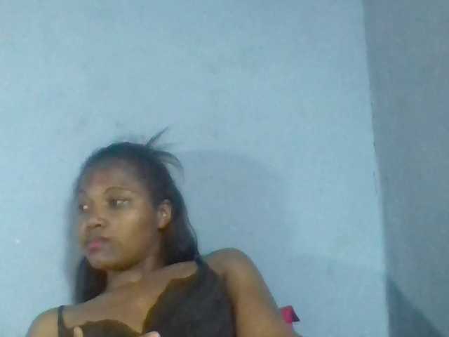 Rema-2 live cam on BongaCams
