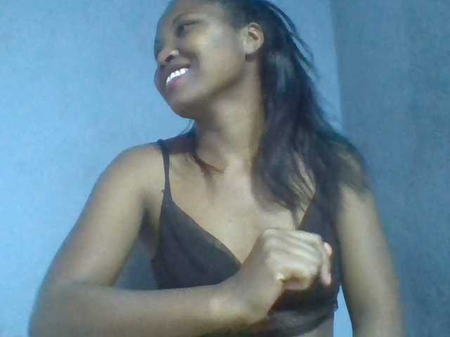 Rema-2, en directo ahora en BongaCams