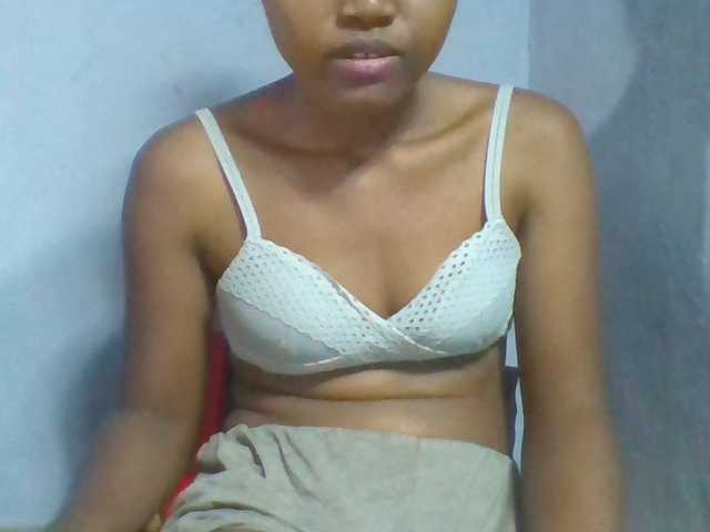 Rema-2 live cam on BongaCams