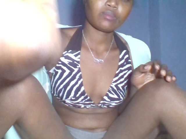 Rema-2 live cam on BongaCams