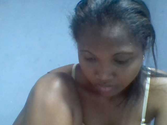 Rema-2 live cam on BongaCams
