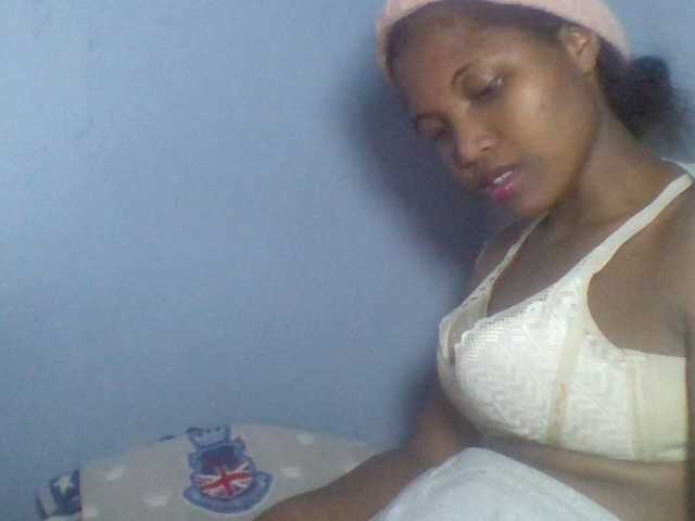 Rema-2 live cam on BongaCams