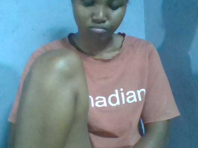 Rema-2 — live female cam