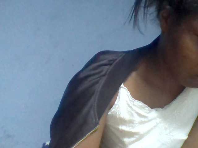 Rema-2 live cam on BongaCams