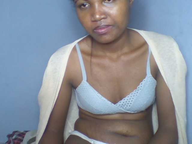 Rema-2 live webcam show