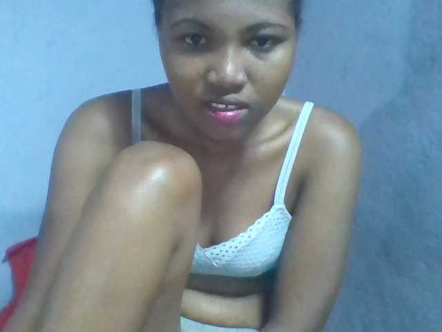 Rema-2 live cam on BongaCams