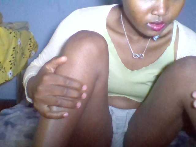 Rema-2 live cam on BongaCams