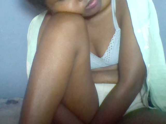 Rema-2 live cam on BongaCams
