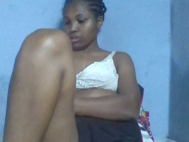 Rema-2 live cam on BongaCams
