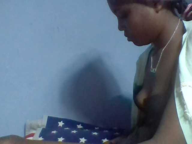 Rema-2 live cam on BongaCams