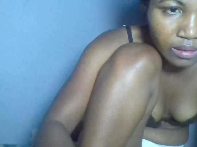 Rema-2 live webcam show