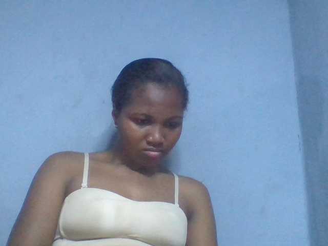 Rema-2 live cam on BongaCams