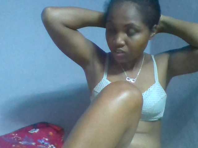 Rema-2 live cam on BongaCams