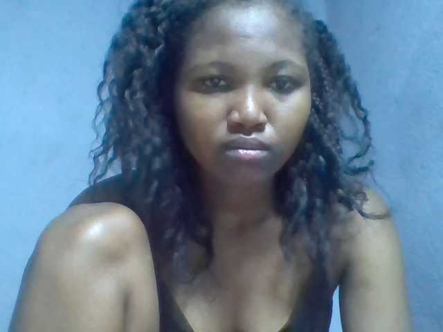 Rema-2 live cam on BongaCams