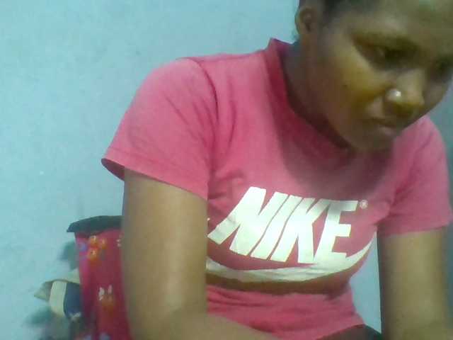 Rema-2 live cam on BongaCams