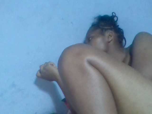 Rema-2 live cam on BongaCams
