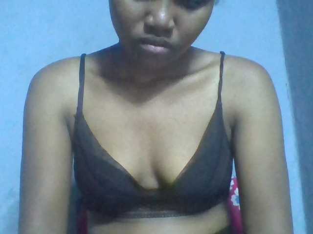 Rema-2 live cam on BongaCams