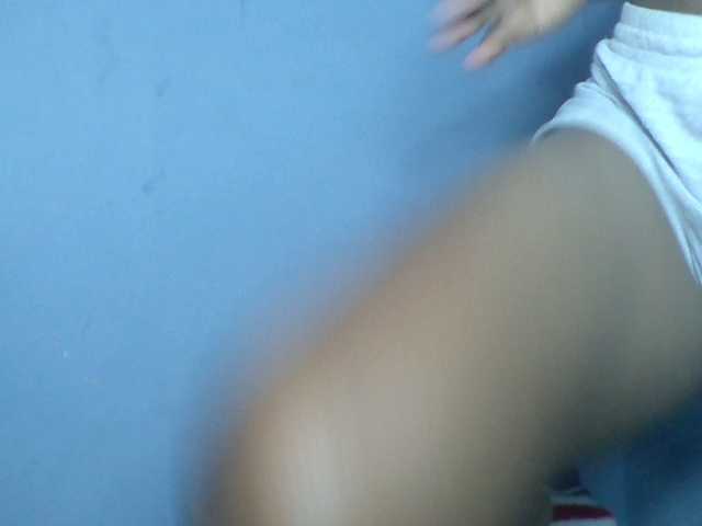 Rema-2 live cam on BongaCams