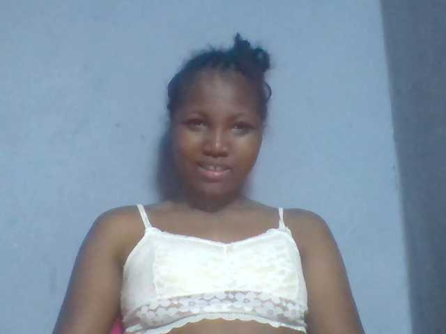 Rema-2 live cam on BongaCams
