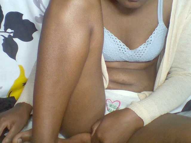 Rema-2 live webcam show
